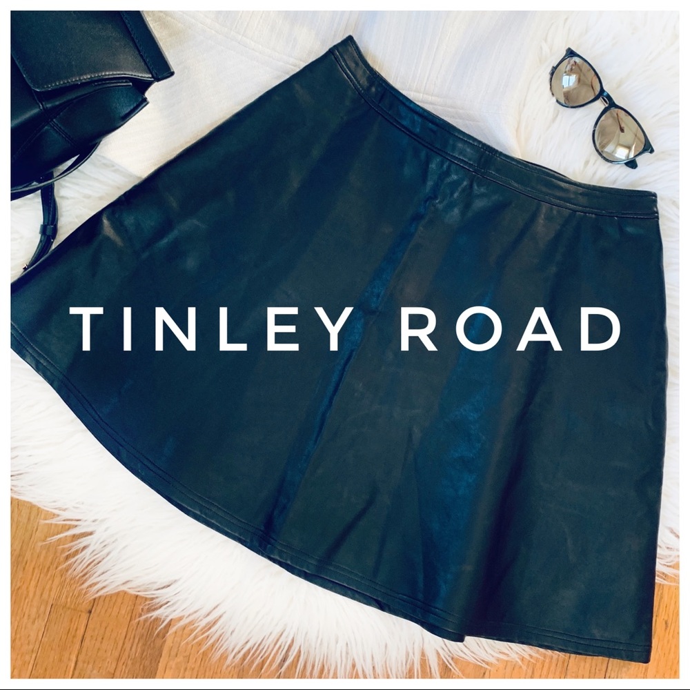 โ๐ป๐ฟsoldโ๐ป๐ฟ TINLEY ROAD NWT black vegan l - Picture 2 of 8